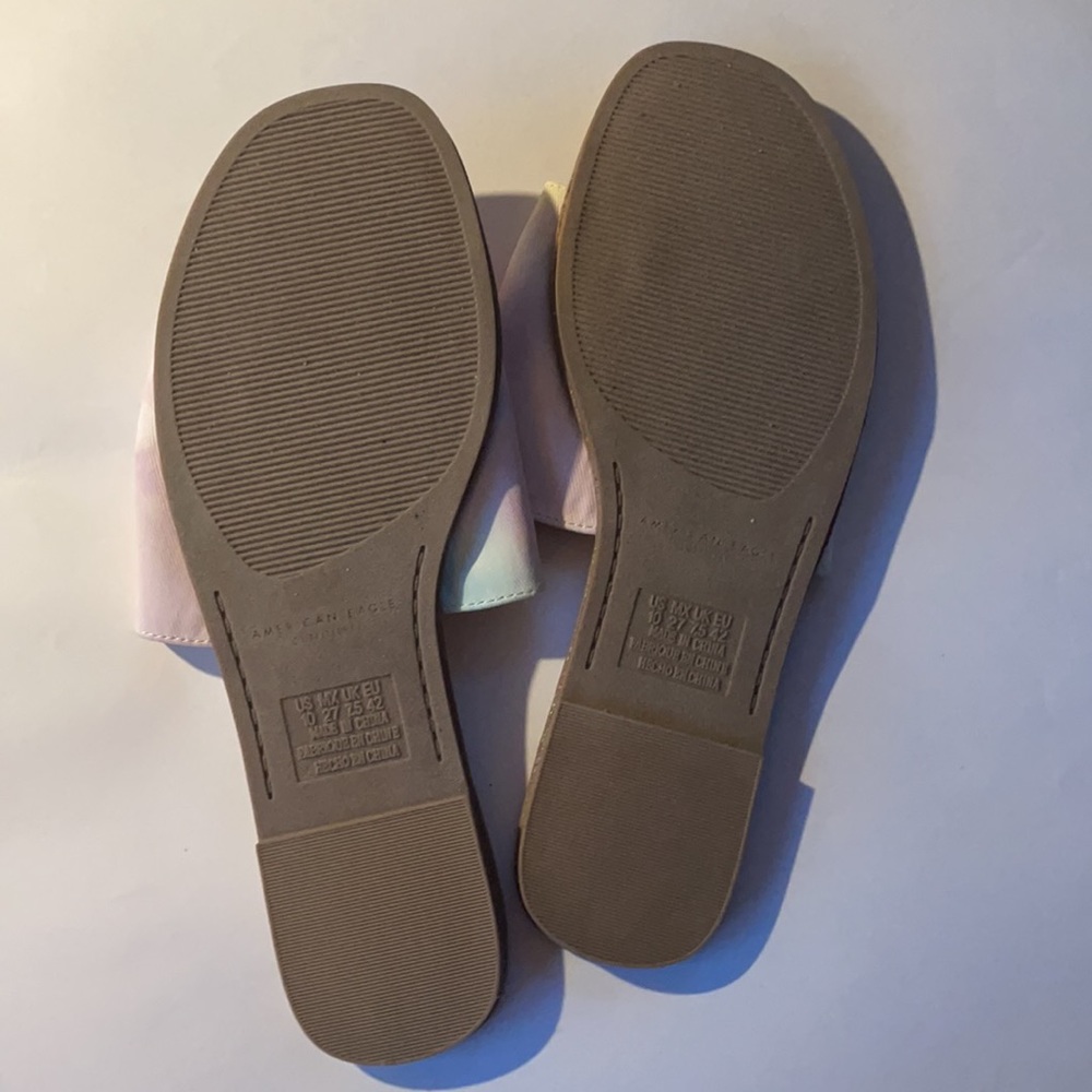 Scuffs - Picture 2 of 3